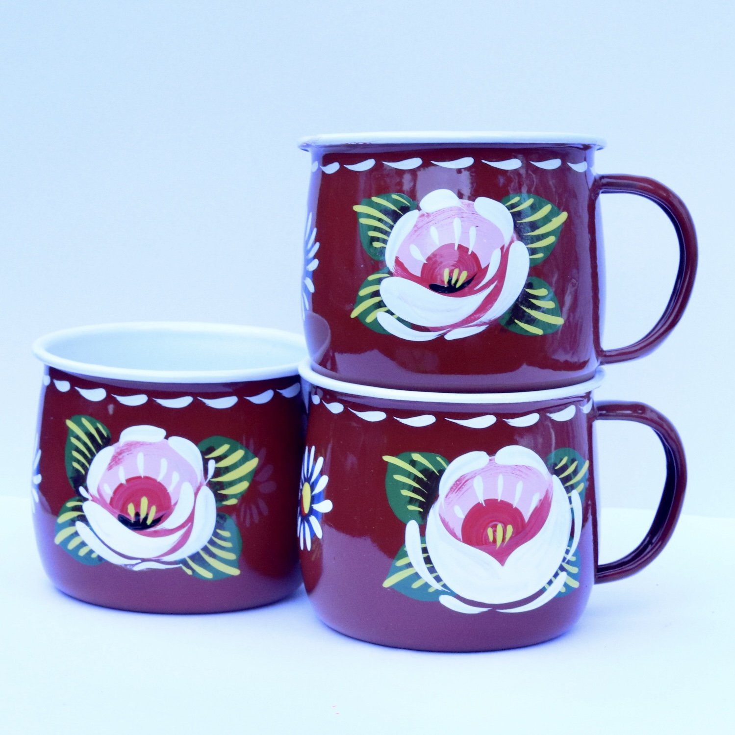 Traditional canal roses hand-painted enamel mugs in RED with white roses