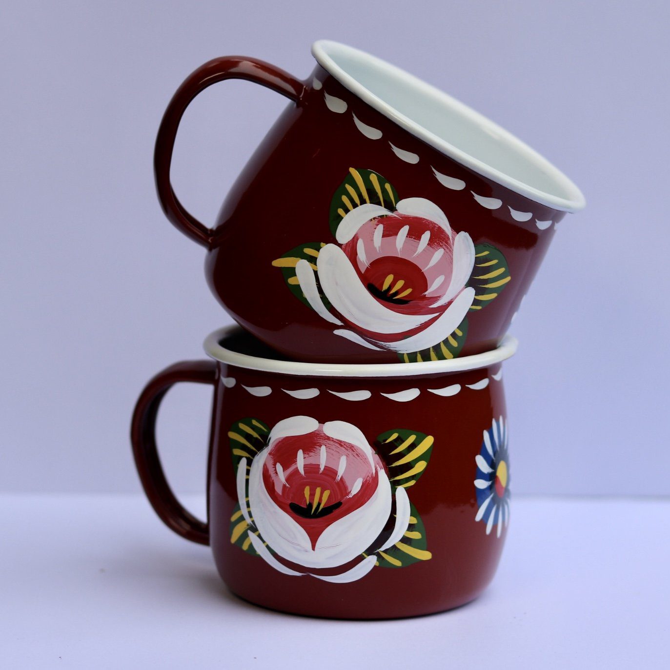 Traditional canal roses hand-painted enamel mugs in RED with white roses