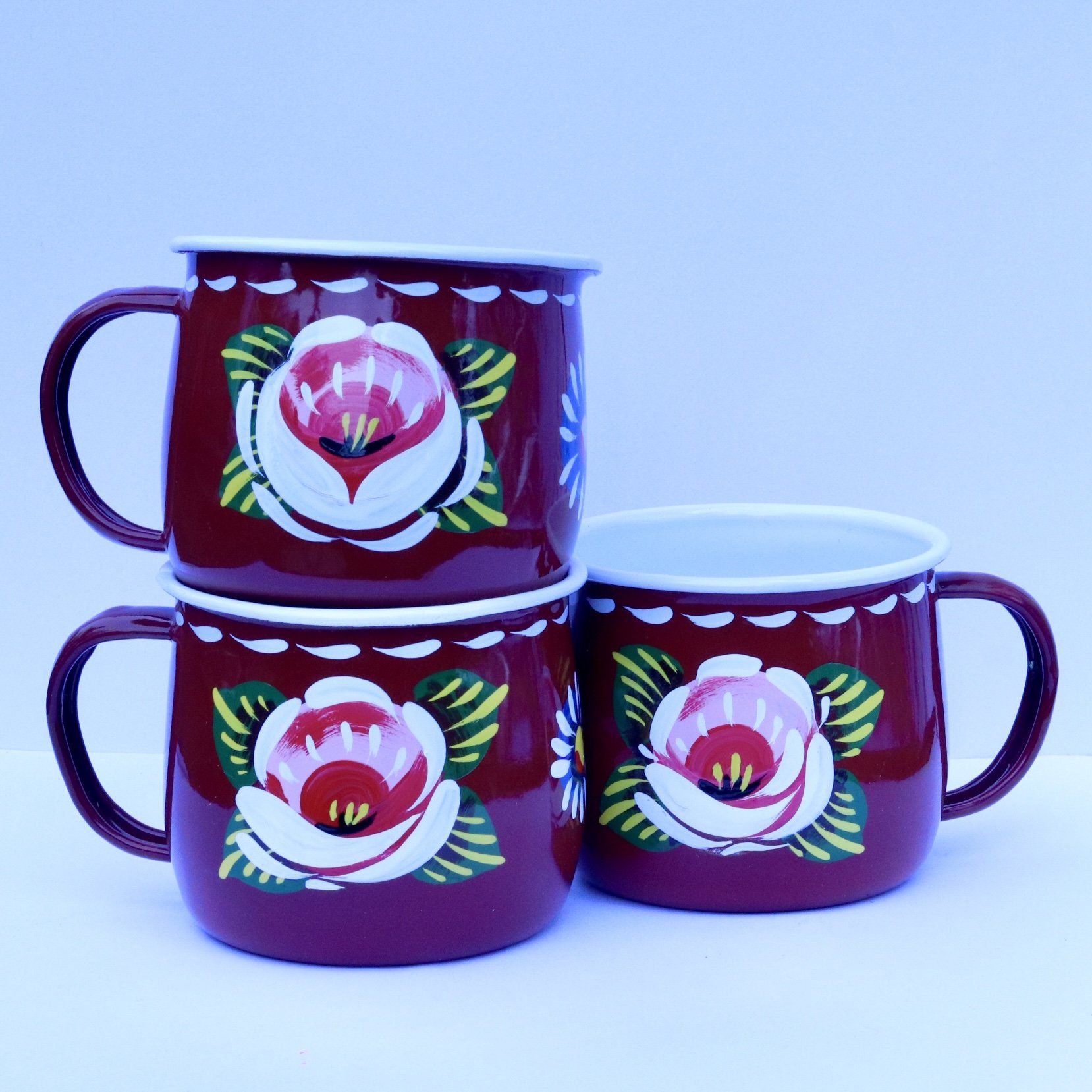 Traditional canal roses hand-painted enamel mugs in RED with white roses