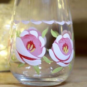 White canal roses stemless wine glass