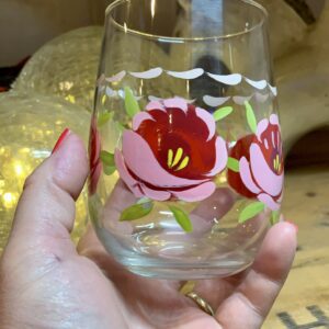 Pink canal roses wine glass