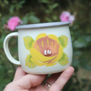 Canal Roses handpainted cream enamel mugs with yellow roses & daisies