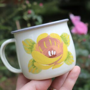 Canal Roses handpainted cream enamel mug with yellow roses & daisies