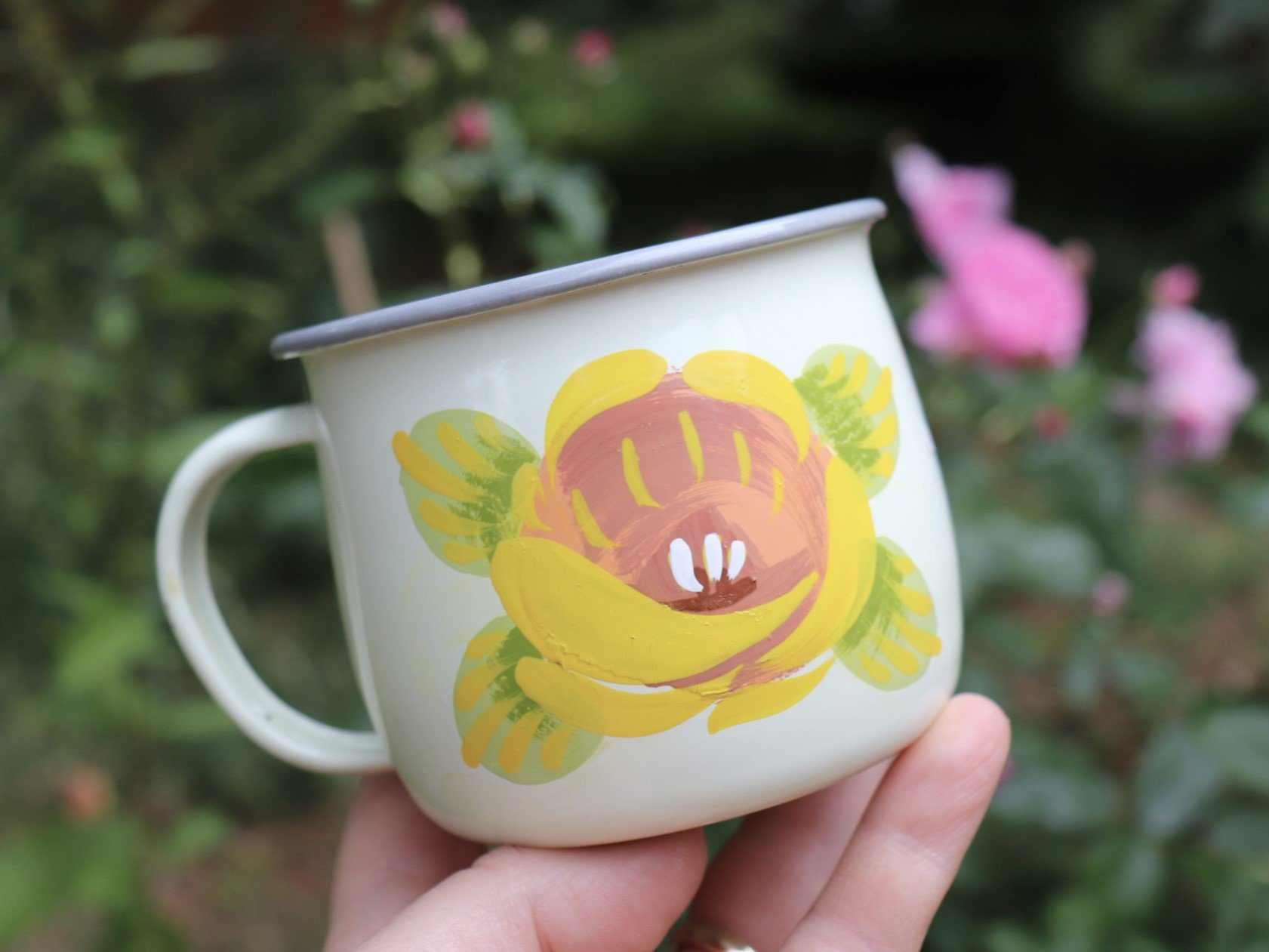 Canal Roses handpainted cream enamel mugs with yellow roses & daisies