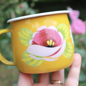 Canal Roses handpainted yellow enamel mug with pink roses & daisies