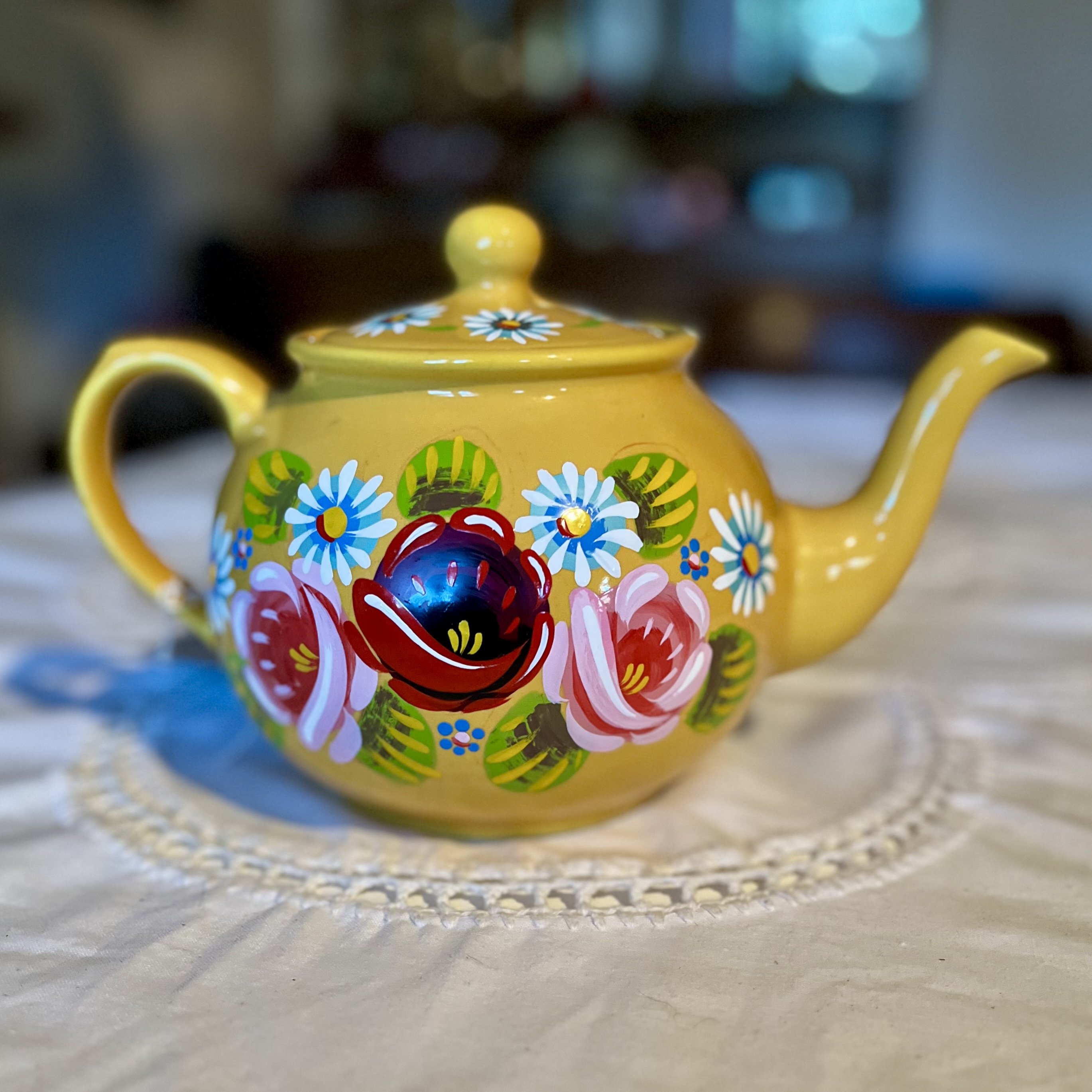 Canal roses ceramic yellow teapot